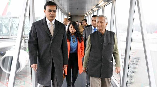 সুইজারল্যান্ড পৌঁছেছেন ড. ইউনূস